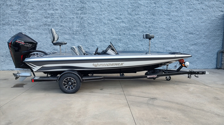 2026 Phoenix 818 Pro