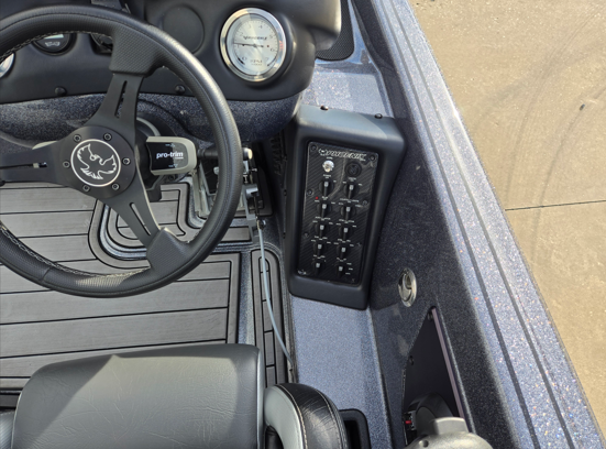 2023 Phoenix 920 Elite